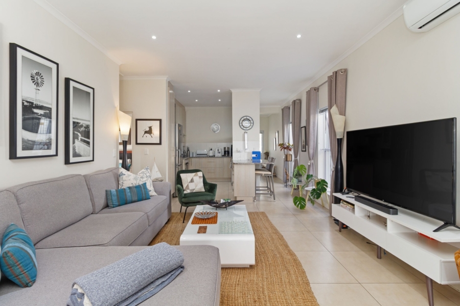 2 Bedroom Property for Sale in Sunningdale Western Cape